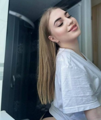 В Москве я создам для тебя атмосферу раскрепощения и релаксации. Мои услуги включают классический и эротический массаж, разнообразные ролевые игры, стриптиз и так много другого. Я гарантирую тебе полное удовлетворение и незабываемый опыт. Смотри мои фото, читай отзывы и ты поймешь, что я именно та, кто сможет исполнить твои фантазии. 🌟😉 1663, 21 год